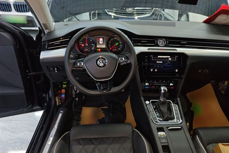 Used Volkswagen Magotan GTE Plug-in Hybrid 2020 GTE Luxury Model Steering Wheel