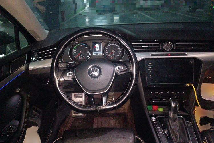 Used Volkswagen Magotan GTE Plug-in Hybrid 2020 GTE Luxury Model Steering Wheel