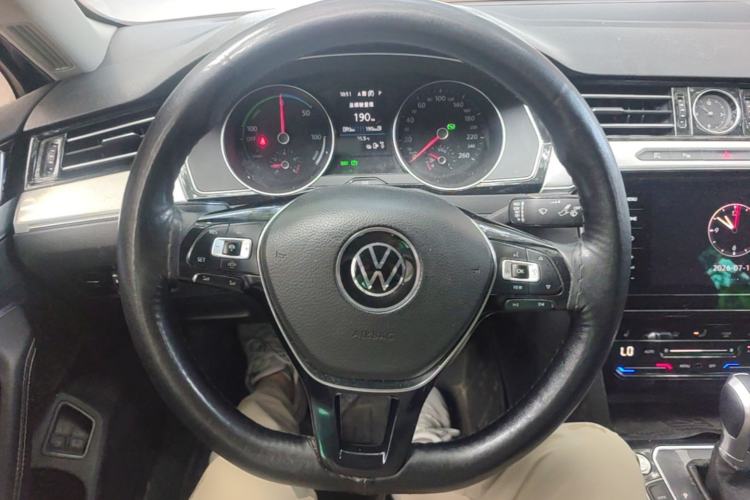 Used Volkswagen Magotan GTE Plug-in Hybrid 2020 GTE Prestige Model Steering Wheel