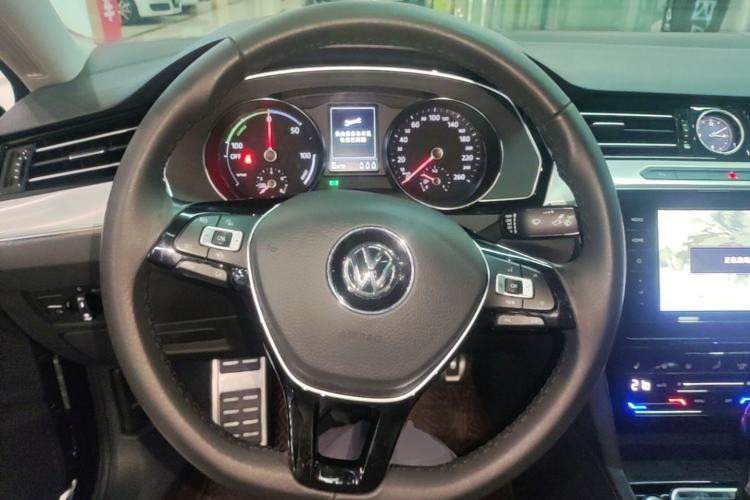 Used Volkswagen Magotan GTE Plug-in Hybrid 2020 GTE Luxury Model Steering Wheel