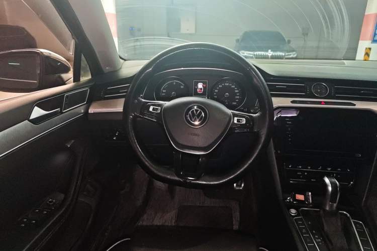 Used Volkswagen Magotan GTE Plug-in Hybrid 2020 GTE Prestige Model Steering Wheel