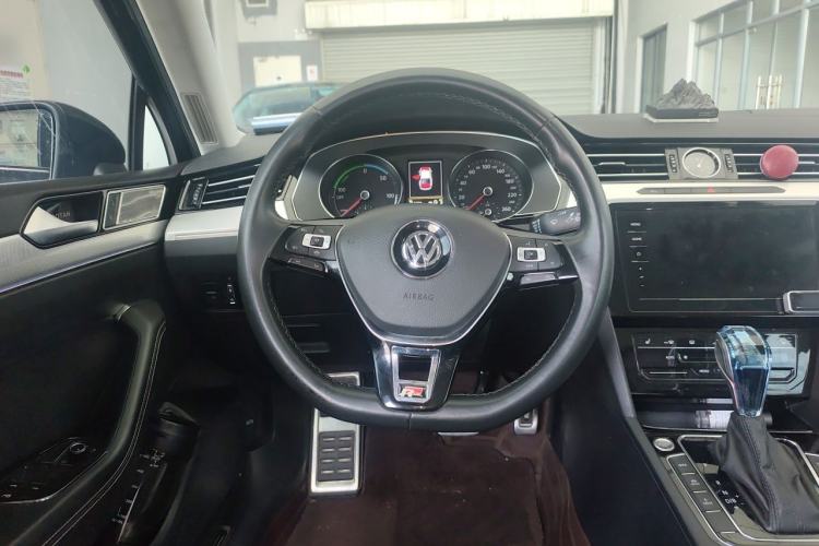 Used Volkswagen Magotan GTE Plug-in Hybrid 2020 GTE Luxury Model Steering Wheel