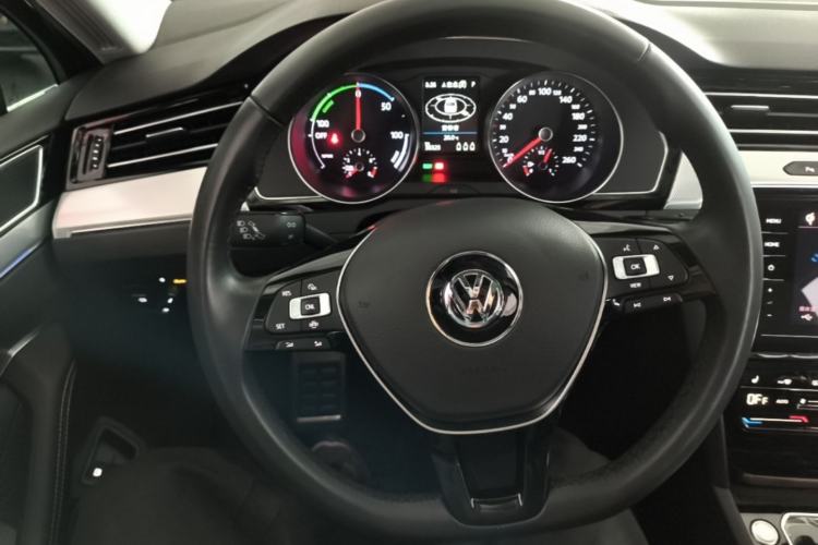 Used Volkswagen Magotan GTE Plug-in Hybrid 2020 GTE Luxury Model Steering Wheel