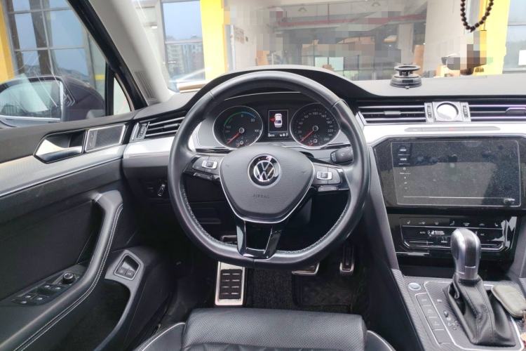 Used Volkswagen Magotan GTE Plug-in Hybrid 2020 GTE Luxury Model Steering Wheel