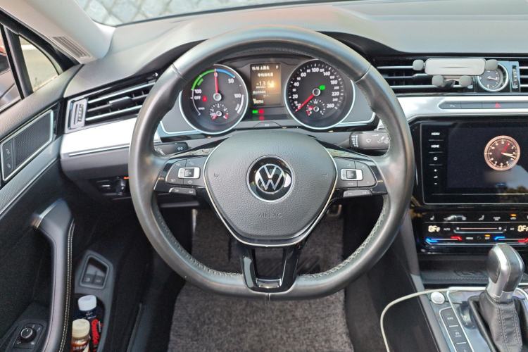Used Volkswagen Magotan GTE Plug-in Hybrid 2020 GTE Luxury Model Steering Wheel
