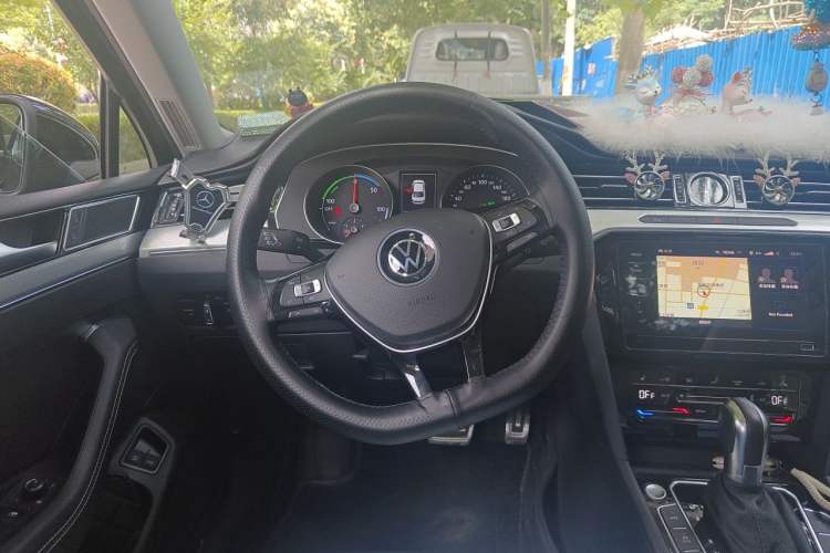 Used Volkswagen Magotan GTE Plug-in Hybrid 2020 GTE Luxury Model Steering Wheel