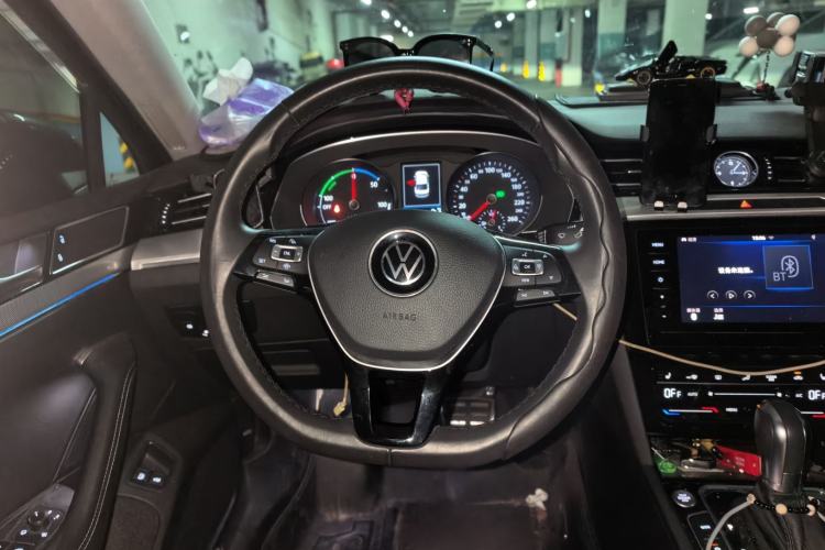 Used Volkswagen Magotan GTE Plug-in Hybrid 2020 GTE Luxury Model Steering Wheel
