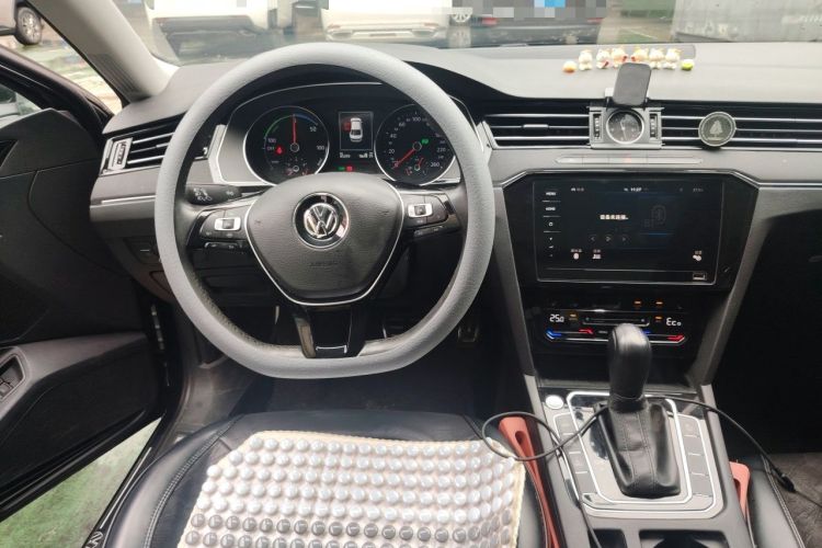 Used Volkswagen Magotan GTE Plug-in Hybrid 2020 GTE Luxury Model Steering Wheel