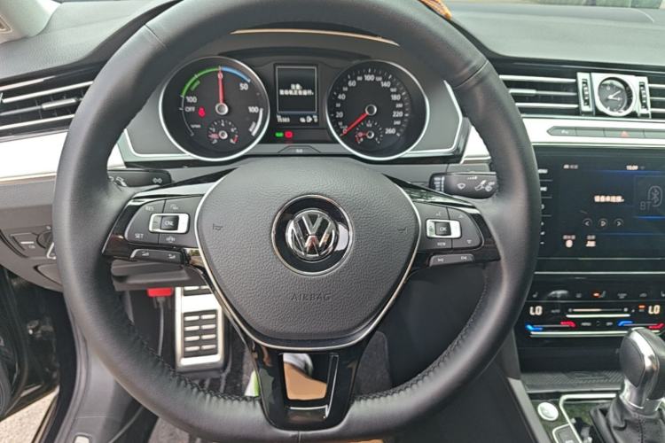 Used Volkswagen Magotan GTE Plug-in Hybrid 2020 GTE Luxury Model Steering Wheel