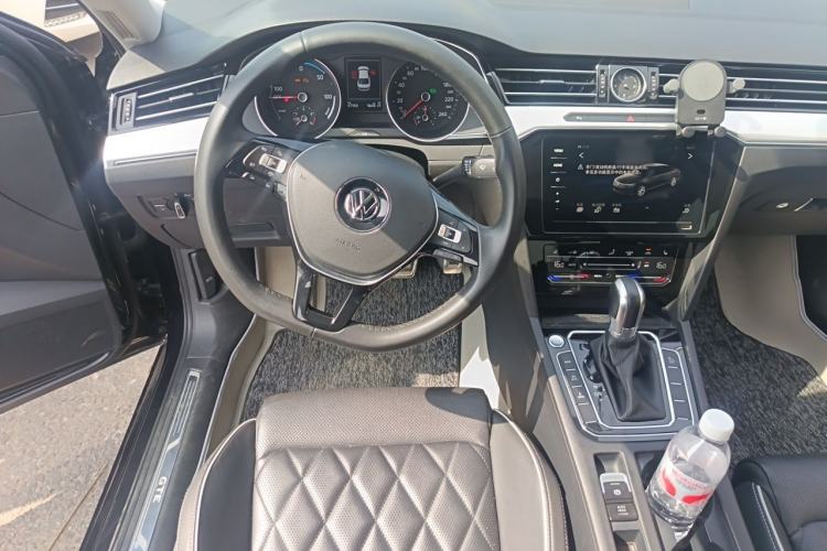 Used Volkswagen Magotan GTE Plug-in Hybrid 2020 GTE Luxury Model Steering Wheel