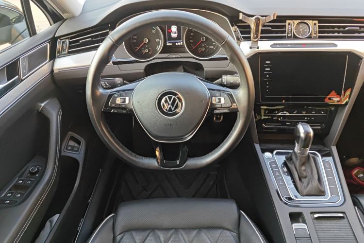 Used Volkswagen Magotan GTE Plug-in Hybrid 2020 GTE Prestige Model Steering Wheel