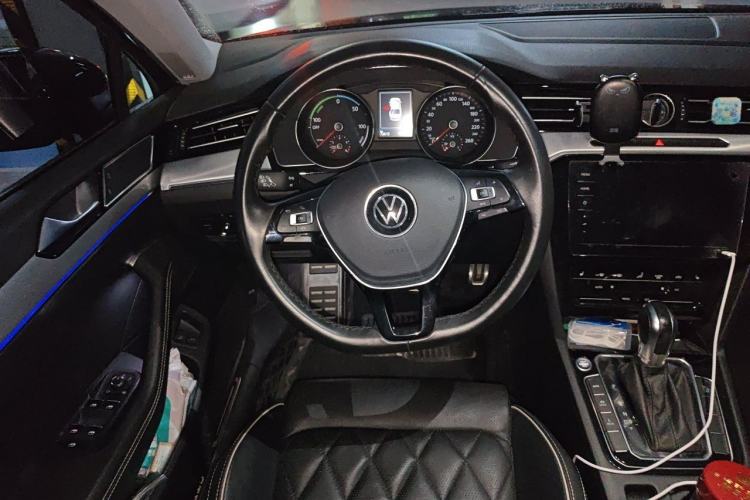 Used Volkswagen Magotan GTE Plug-in Hybrid 2020 GTE Luxury Model Steering Wheel
