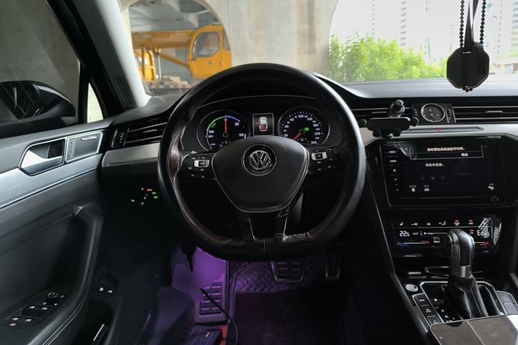 Used Volkswagen Magotan GTE Plug-in Hybrid 2020 GTE Luxury Model Steering Wheel