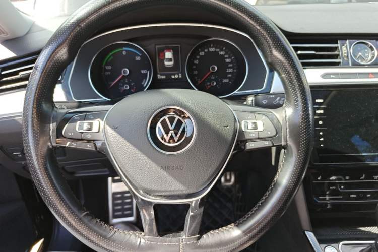 Used Volkswagen Magotan GTE Plug-in Hybrid 2020 GTE Luxury Model Steering Wheel