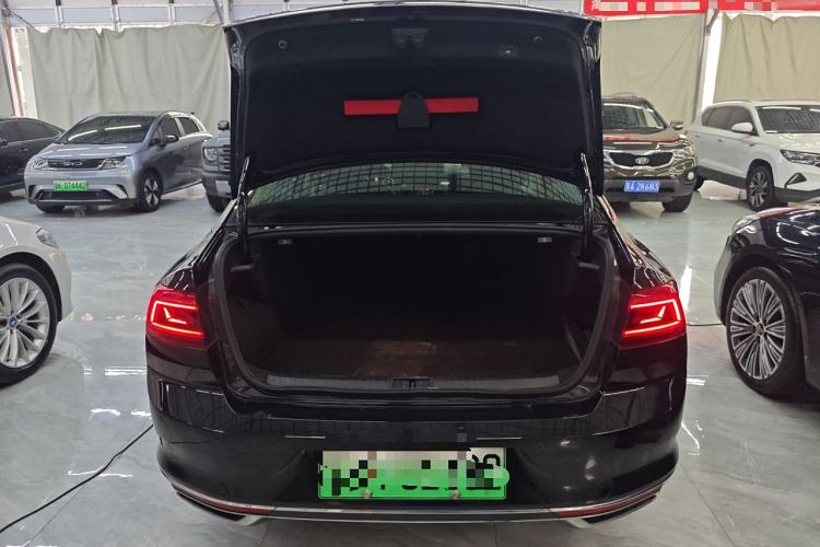 Used Volkswagen Magotan GTE Plug-in Hybrid 2020 GTE Luxury Model Trunk