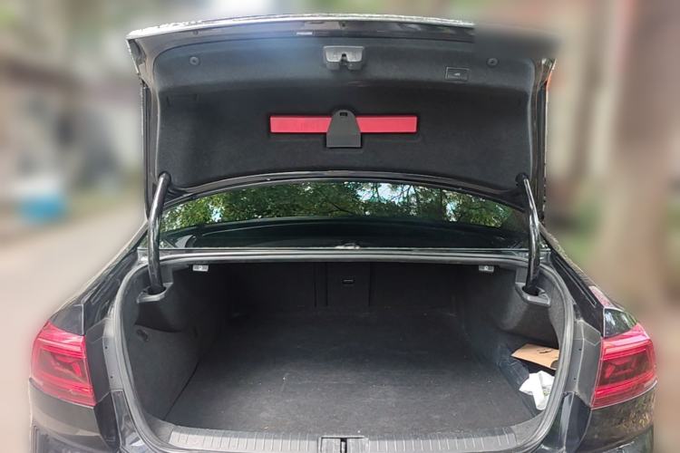 Used Volkswagen Magotan GTE Plug-in Hybrid 2020 GTE Prestige Model Trunk
