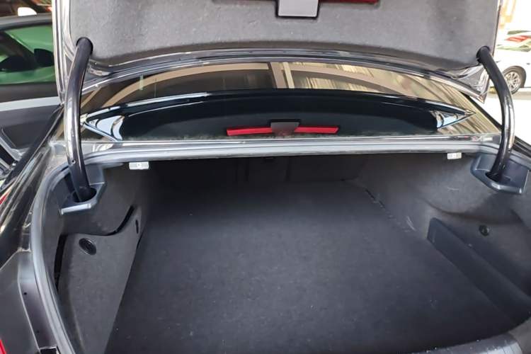 Used Volkswagen Magotan GTE Plug-in Hybrid 2020 GTE Prestige Model Trunk