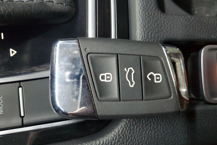 Used Volkswagen Magotan GTE Plug-in Hybrid 2020 GTE Luxury Model Vehicle Key