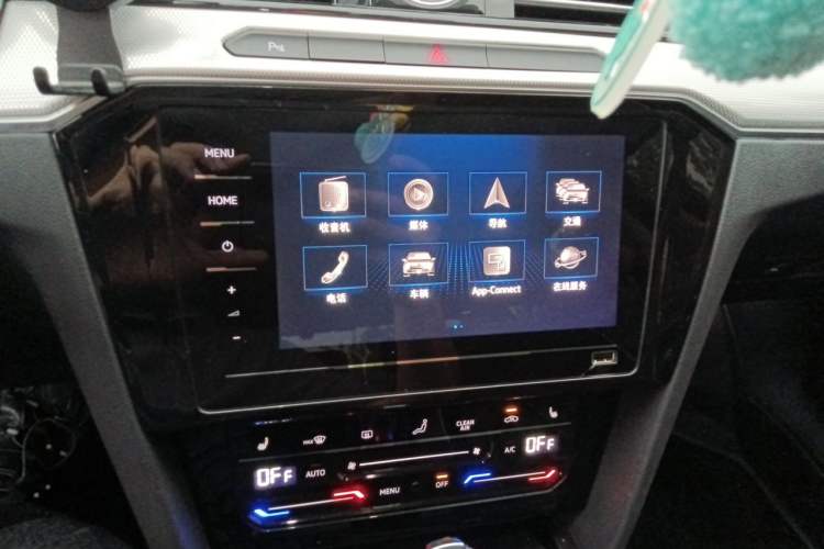Used Volkswagen Magotan GTE Plug-in Hybrid 2020 GTE Luxury Model Audio And AC Panel