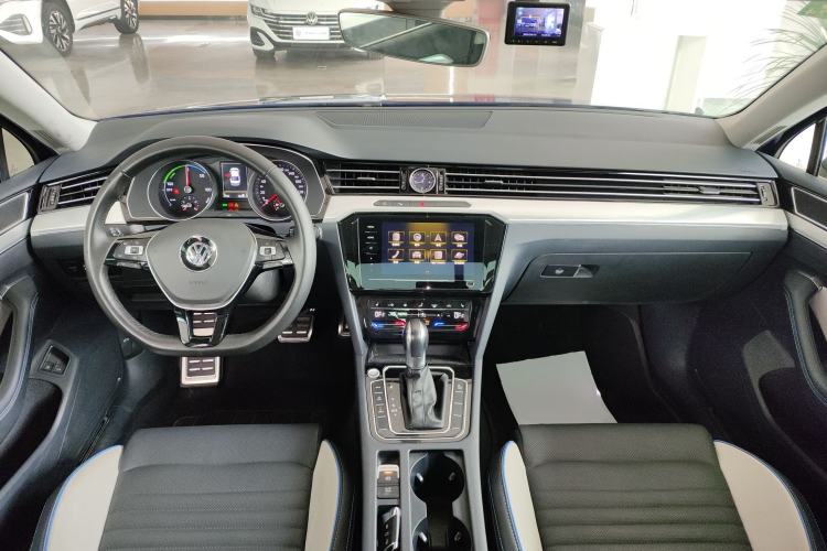 Used Volkswagen Magotan GTE Plug-in Hybrid 2020 GTE Prestige Model Center Console