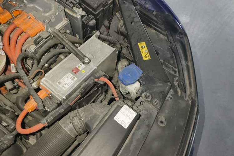 Used Volkswagen Magotan GTE Plug-in Hybrid 2020 GTE Luxury Model Engine Bay Left