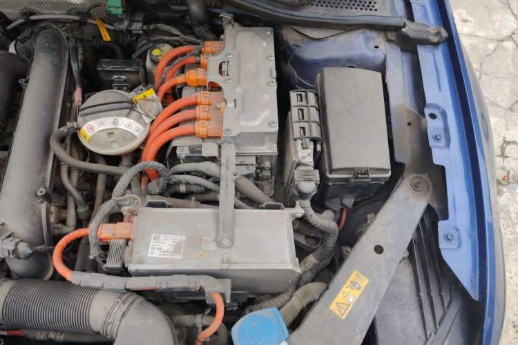 Used Volkswagen Magotan GTE Plug-in Hybrid 2020 GTE Luxury Model Engine Bay Left