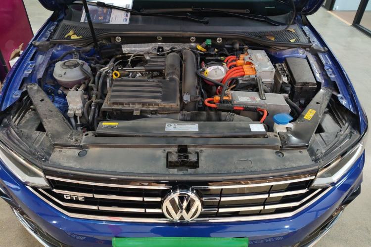 Used Volkswagen Magotan GTE Plug-in Hybrid 2020 GTE Luxury Model Engine Bay