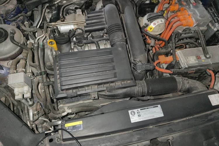 Used Volkswagen Magotan GTE Plug-in Hybrid 2020 GTE Luxury Model Engine Bay