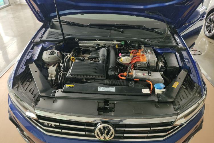 Used Volkswagen Magotan GTE Plug-in Hybrid 2020 GTE Prestige Model Engine Bay