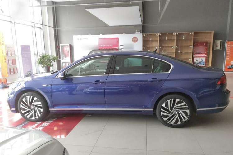 Used Volkswagen Magotan GTE Plug-in Hybrid 2020 GTE Prestige Model Exterior 3