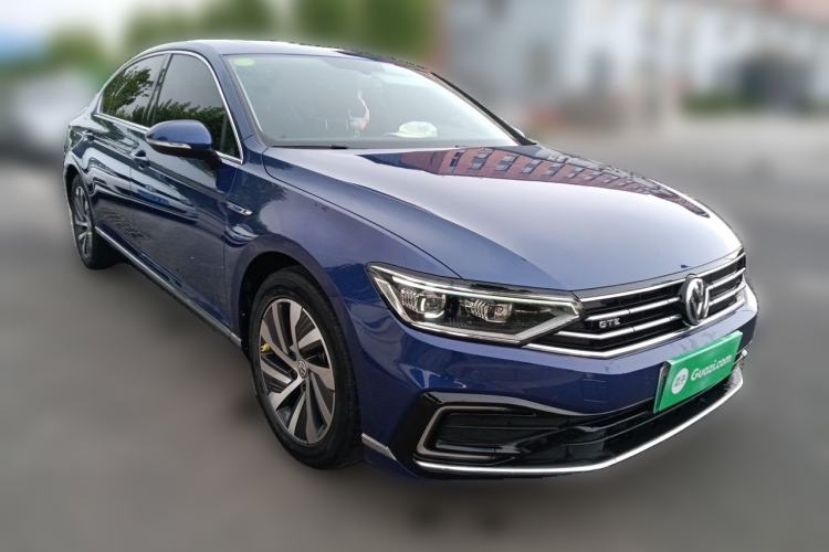Used Volkswagen Magotan GTE Plug-in Hybrid 2020 GTE Luxury Model Front Right 45 Deg