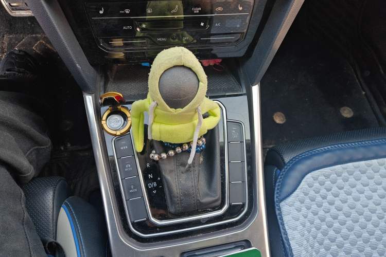 Used Volkswagen Magotan GTE Plug-in Hybrid 2020 GTE Prestige Model Gear Lever