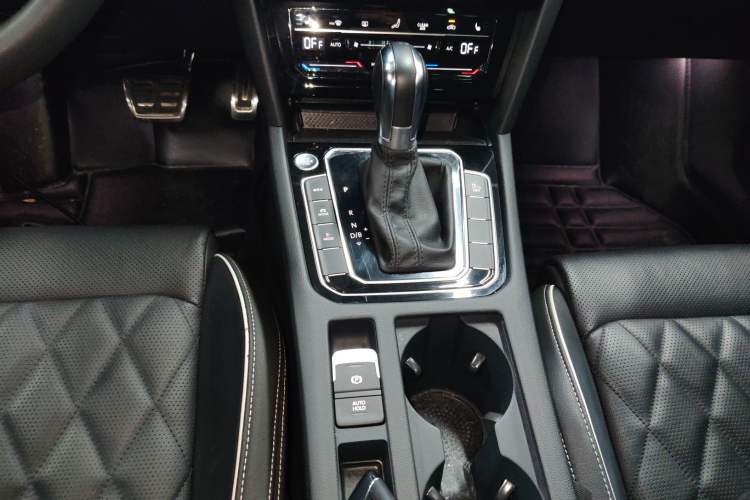 Used Volkswagen Magotan GTE Plug-in Hybrid 2020 GTE Luxury Model Gear Lever