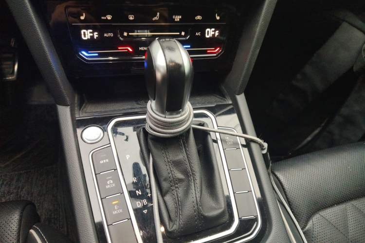 Used Volkswagen Magotan GTE Plug-in Hybrid 2020 GTE Luxury Model Gear Lever