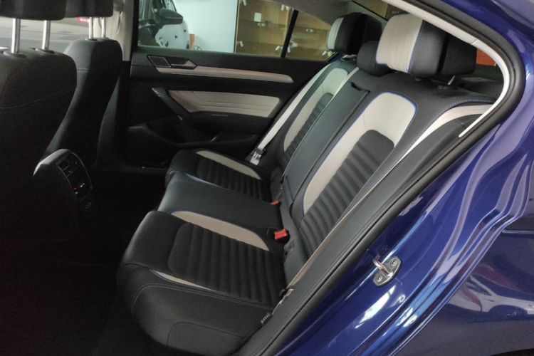 Used Volkswagen Magotan GTE Plug-in Hybrid 2020 GTE Prestige Model Interior 4