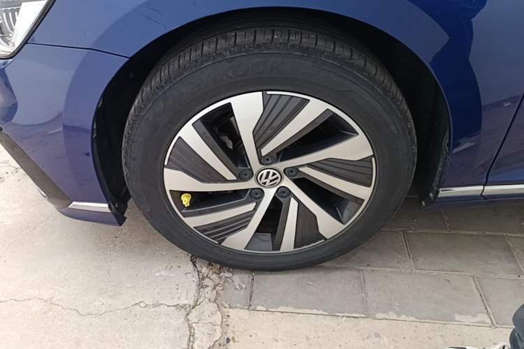 Used Volkswagen Magotan GTE Plug-in Hybrid 2020 GTE Luxury Model Left Front Wheel Hub