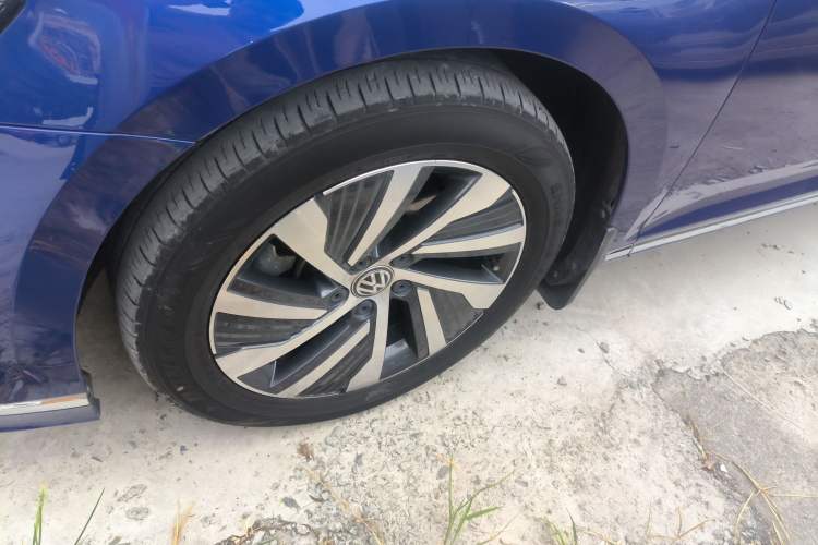 Used Volkswagen Magotan GTE Plug-in Hybrid 2020 GTE Luxury Model Left Front Wheel Hub