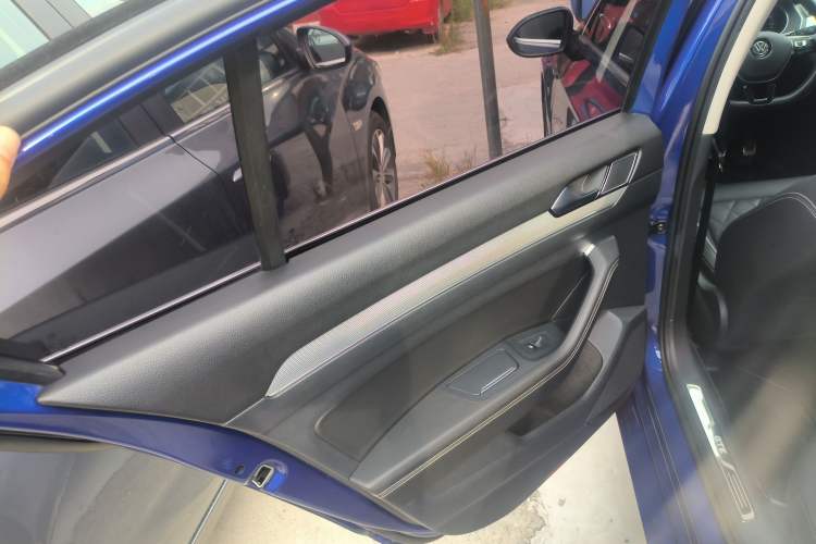 Used Volkswagen Magotan GTE Plug-in Hybrid 2020 GTE Luxury Model Left Rear Door Interior