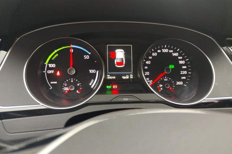 Used Volkswagen Magotan GTE Plug-in Hybrid 2020 GTE Luxury Model Odometer Close Up