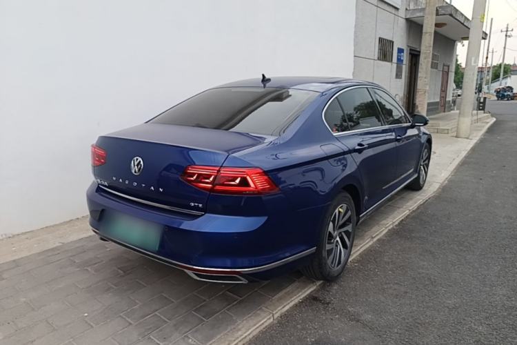 Used Volkswagen Magotan GTE Plug-in Hybrid 2020 GTE Luxury Model Rear Right 45 Deg
