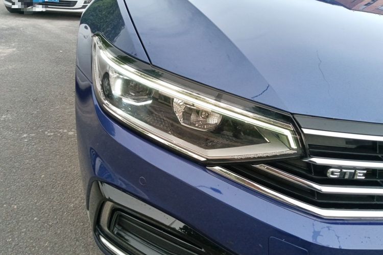 Used Volkswagen Magotan GTE Plug-in Hybrid 2020 GTE Luxury Model Right Front Headlight