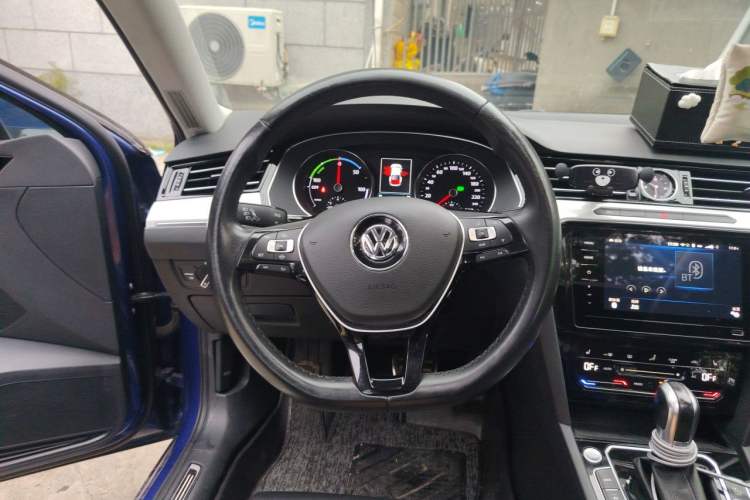 Used Volkswagen Magotan GTE Plug-in Hybrid 2020 GTE Luxury Model Steering Wheel