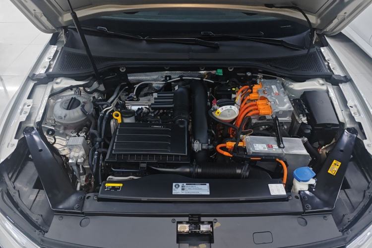 Used Volkswagen Magotan GTE Plug-in Hybrid 2020 GTE Luxury Model Engine Bay
