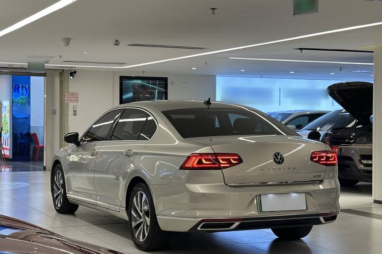 Used Volkswagen Magotan GTE Plug-in Hybrid 2020 GTE Luxury Model Exterior 2