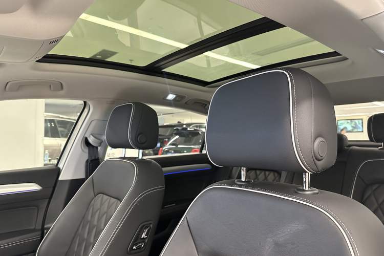 Used Volkswagen Magotan GTE Plug-in Hybrid 2020 GTE Luxury Model Interior 15
