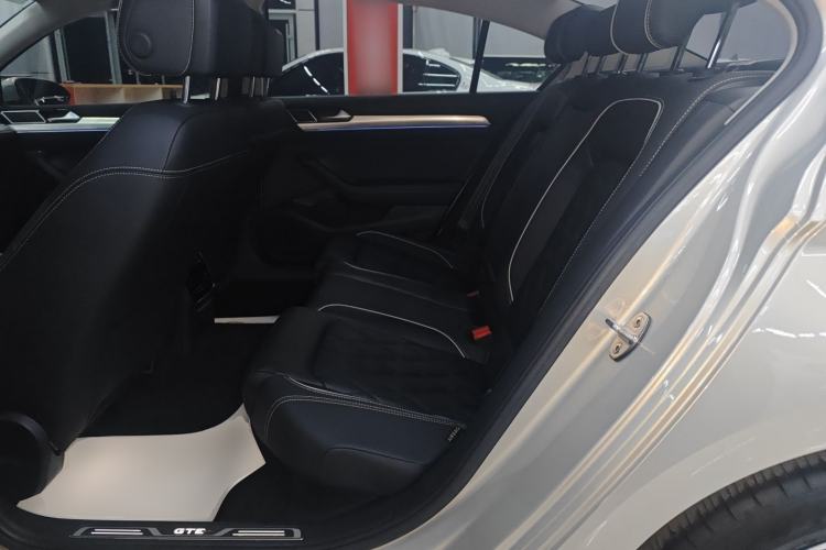 Used Volkswagen Magotan GTE Plug-in Hybrid 2020 GTE Luxury Model Interior 4