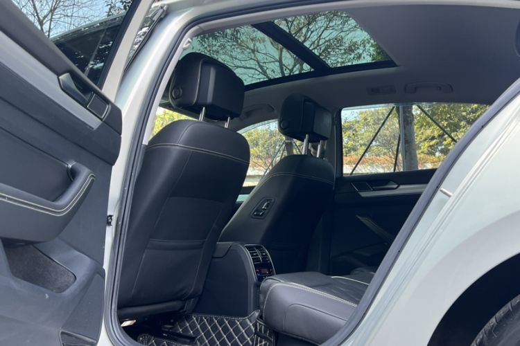 Used Volkswagen Magotan GTE Plug-in Hybrid 2020 GTE Luxury Model Interior 6
