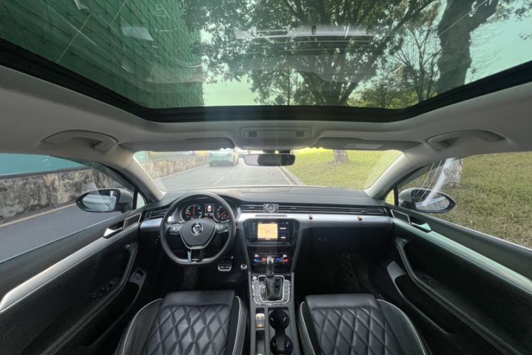 Used Volkswagen Magotan GTE Plug-in Hybrid 2020 GTE Luxury Model Interior 9