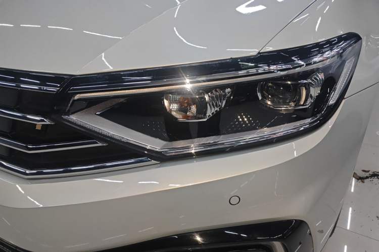 Used Volkswagen Magotan GTE Plug-in Hybrid 2020 GTE Luxury Model Left Front Headlight