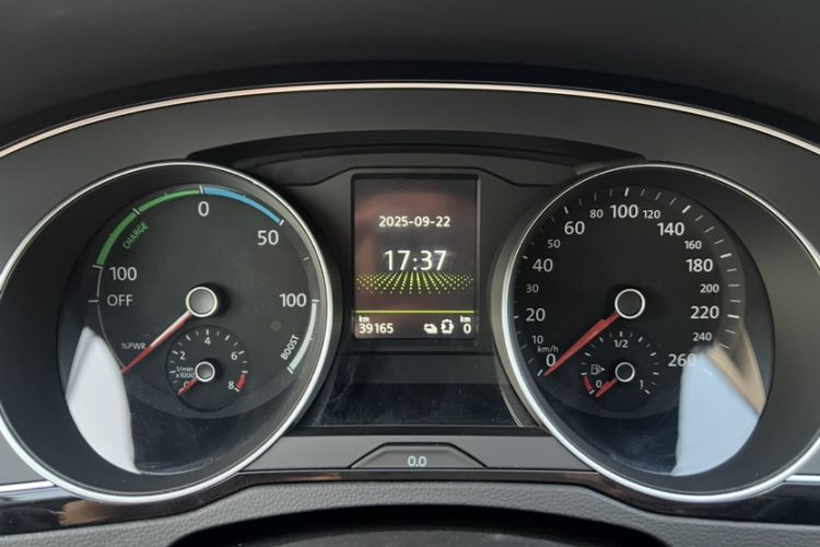 Used Volkswagen Magotan GTE Plug-in Hybrid 2020 GTE Prestige Model Odometer Close Up